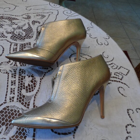 New Jimmy Choo Gold Metallic Ankle Boots w/Front Chain Detail Size 38.5B - Picture 9 of 16
